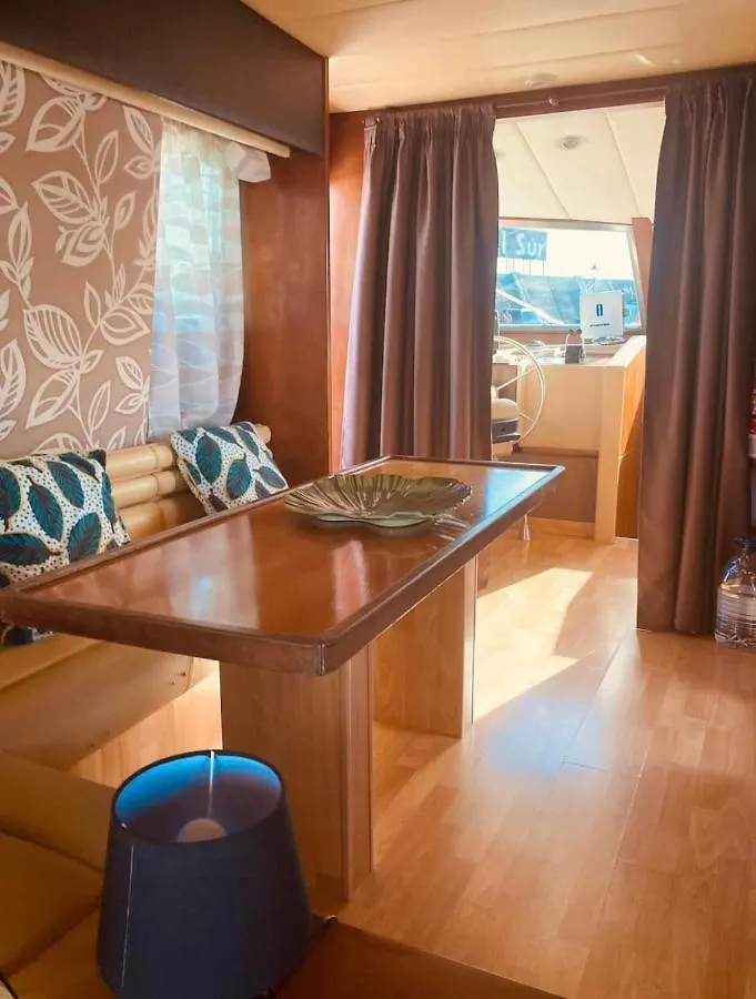 Hôtel Wonderful Yatch To Rent At Tenerif South à Las Galletas 0*,  Espagne