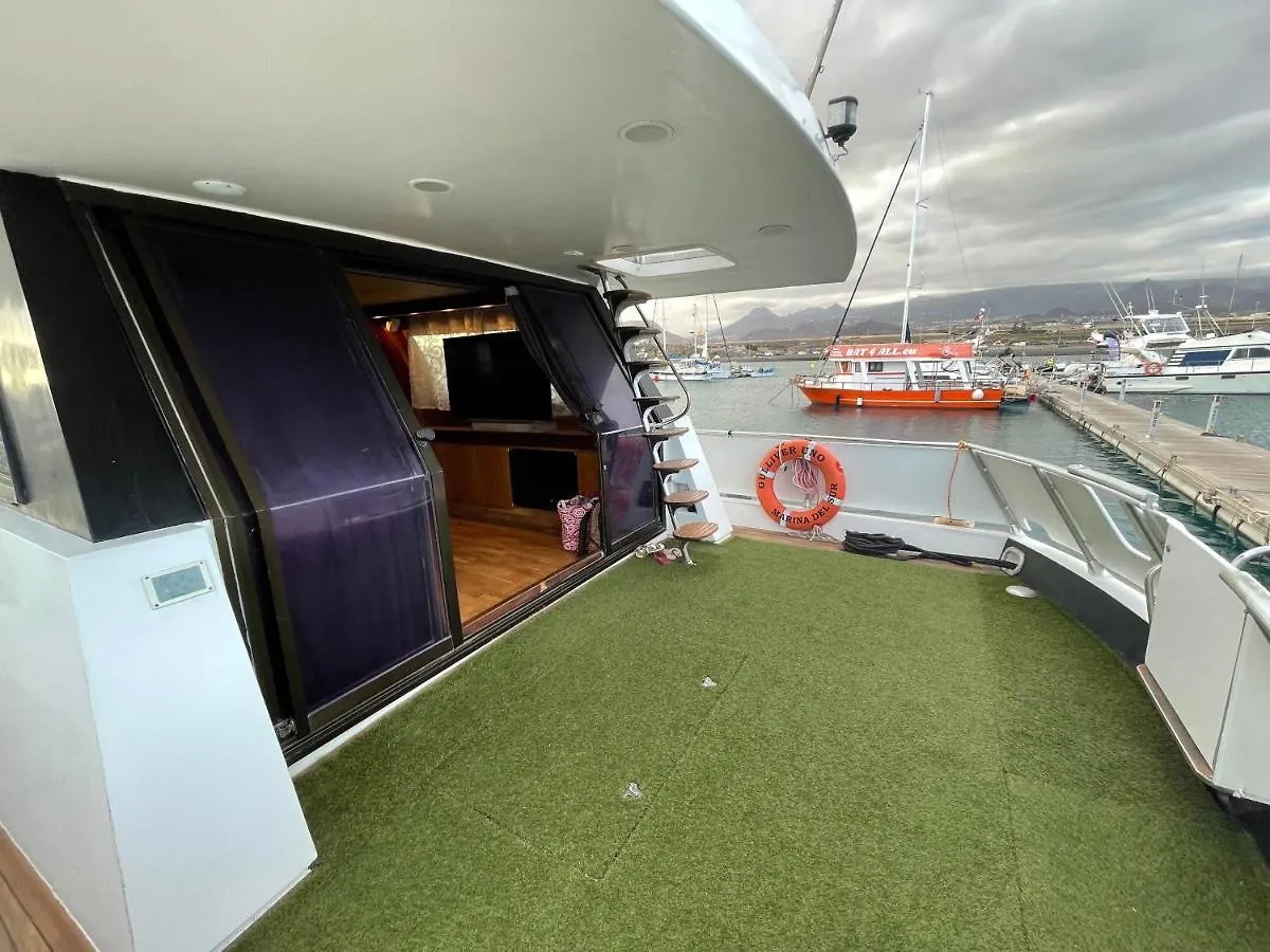 Hotel na wodzie Hotel Wonderful Yatch To Rent At Tenerif South Las Galletas